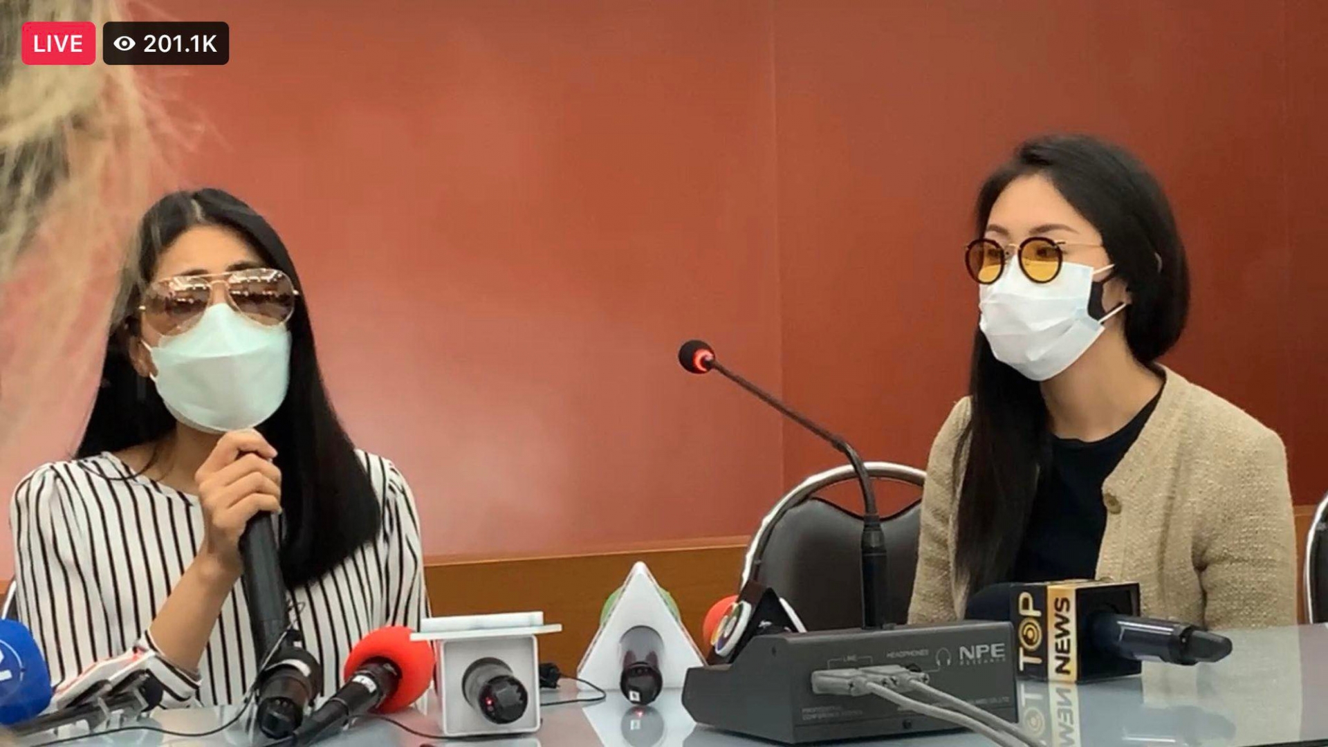 Buổi họp báo để làm rõ một số khúc mắc về sự việc đã được diễn ra. Sự kiện có sự tham gia của 2 trợ lý cố nghệ sĩ và một số thành phần liên quan.