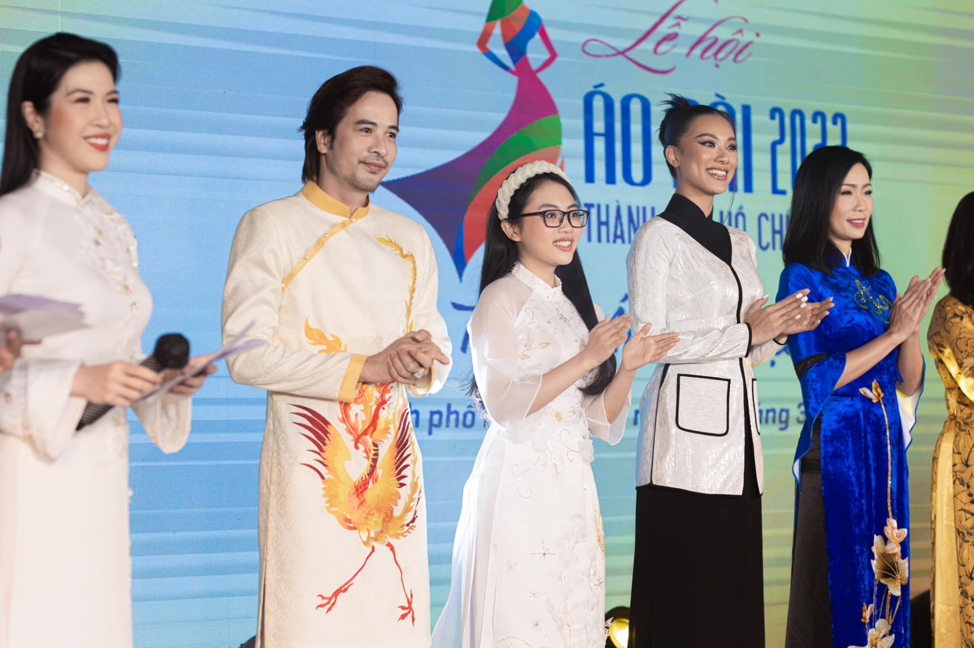 Phương Mỹ Chi trở thành Đại sứ của Lễ hội Áo dài TP Hồ Chí Minh lần thứ 8