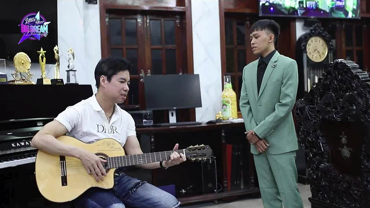 Dưới sự nâng đỡ của Ngọc Sơn, nam ca sĩ ngày càng thăng hạng về diện mạo lẫn tài năng