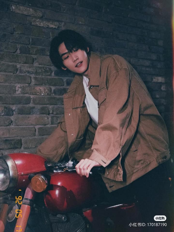 Ảnh mới của Châu Kha Vũ