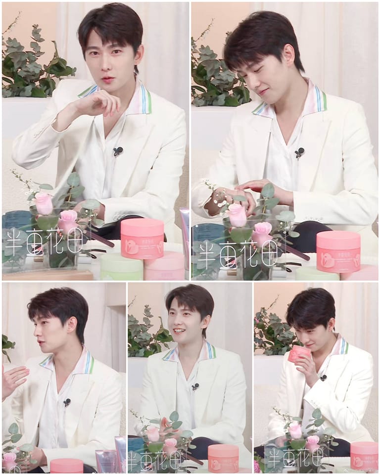 Hôm qua, Dương Dương đã có buổi livestream cùng với nhãn hàng. Nam diễn viên gây ấn tượng với trang phục vest trắng, gương mặt điển trai, không góc chết. Tuy nhiên, nhiều cư dân mạng đã phát hiện ra ekip có sử dụng hiệu ứng làm nhỏ mặt. Đáng nói, gương mặt của Dương Dương lúc có hiệu ứng và lúc không có hiệu ứng dường như không có sự khác biệt gì