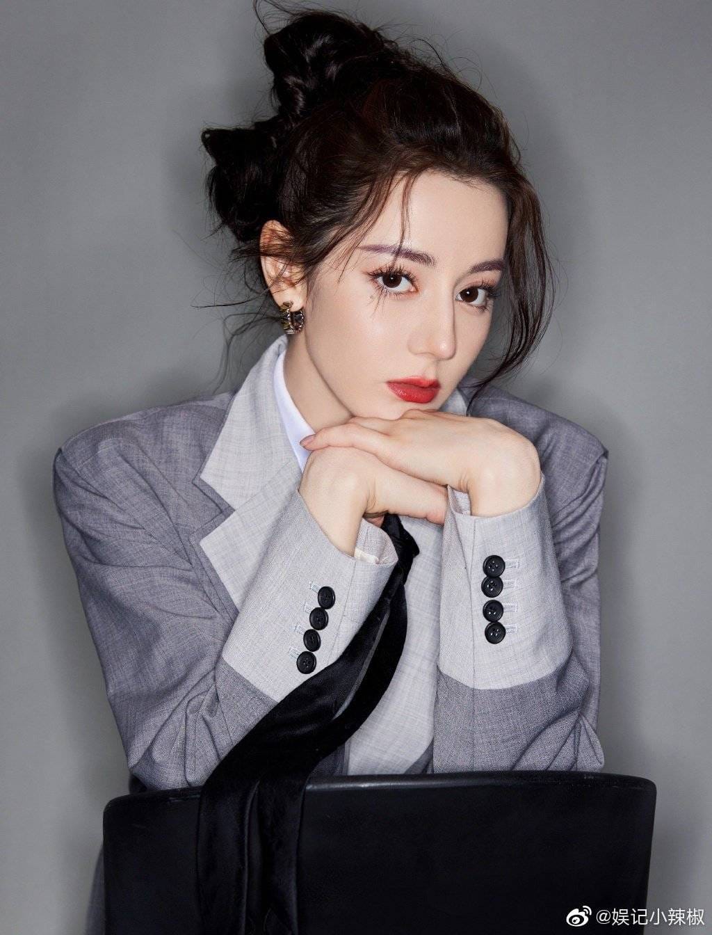 Một số nguồn tin cho biết bộ phim Công Tố Tinh Anh' chủ Diễn tạm định là Địch Lệ Nhiệt Ba, Lưu Diệp , Trương Hinh Dư, Trần Số, Đàm Khải, Hứa Á Quân, Phùng Lôi , Đinh Hải Phong. Phim dự kiến tháng 3 khai máy