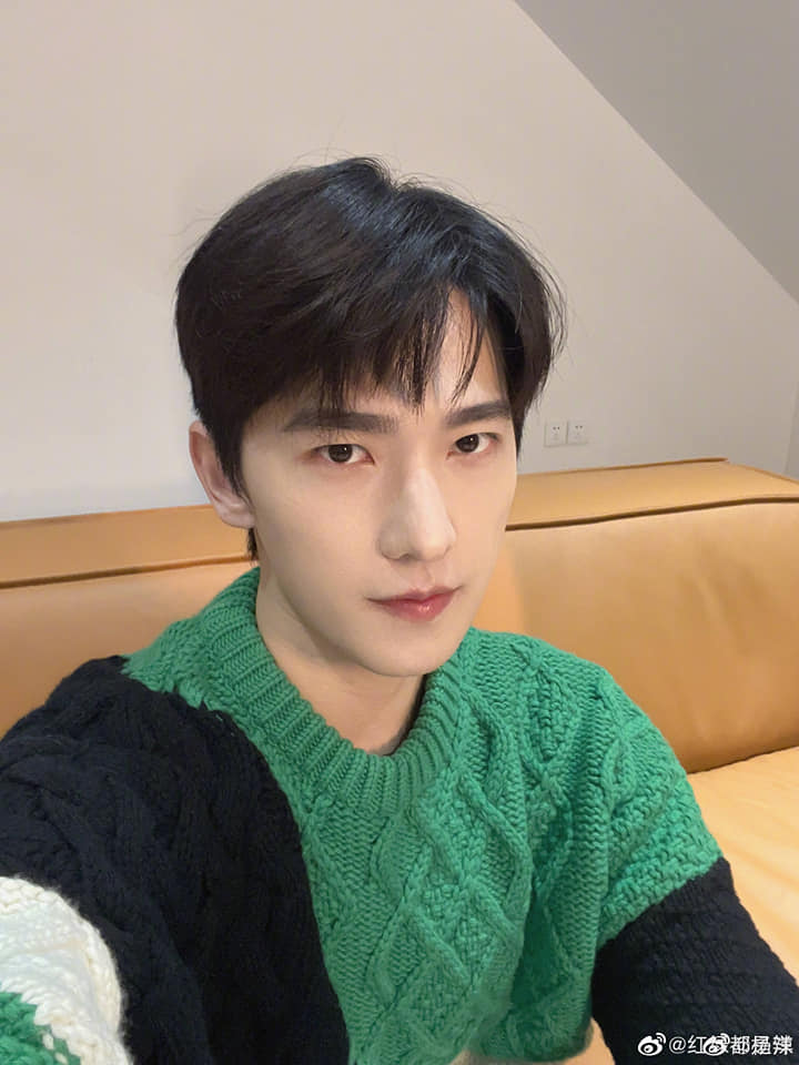 Dương Dương cập nhật hình ảnh sống ảo khiến hội chị em náo loạn