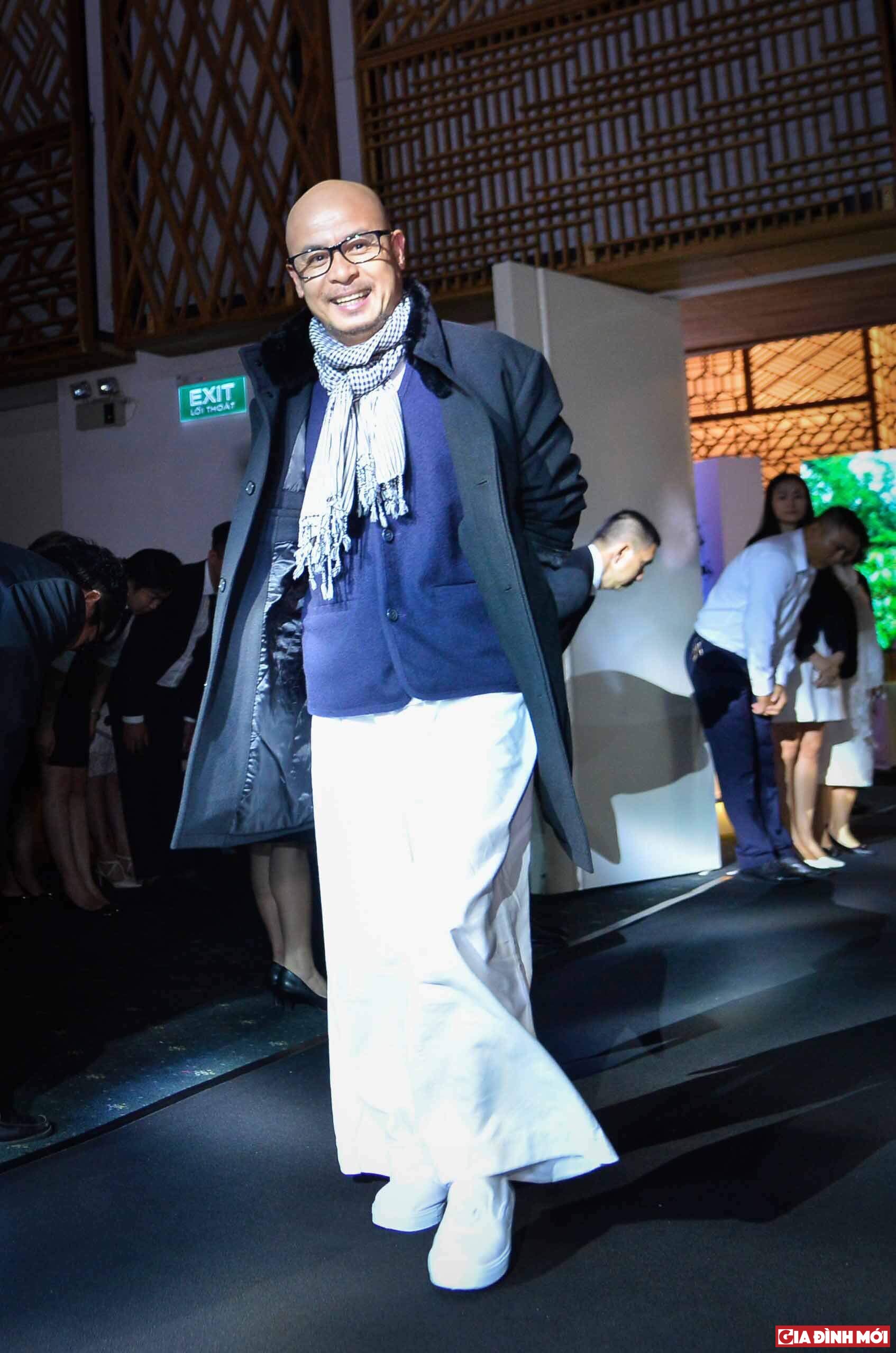 Tỷ lệ nghịch với cơ ngơi đang có, ông Đặng Lê Nguyên Vũ lại duy trì thói quen ăn vận, sinh hoạt vô cùng giản dị