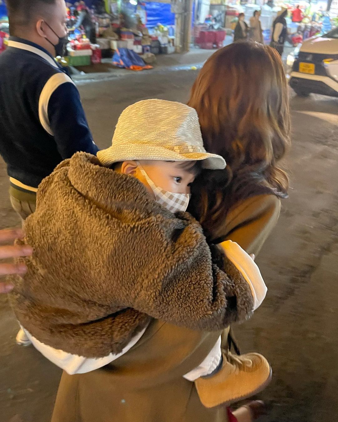 Bé Bo luôn nhận được tình yêu thương vô bờ bến của mẹ