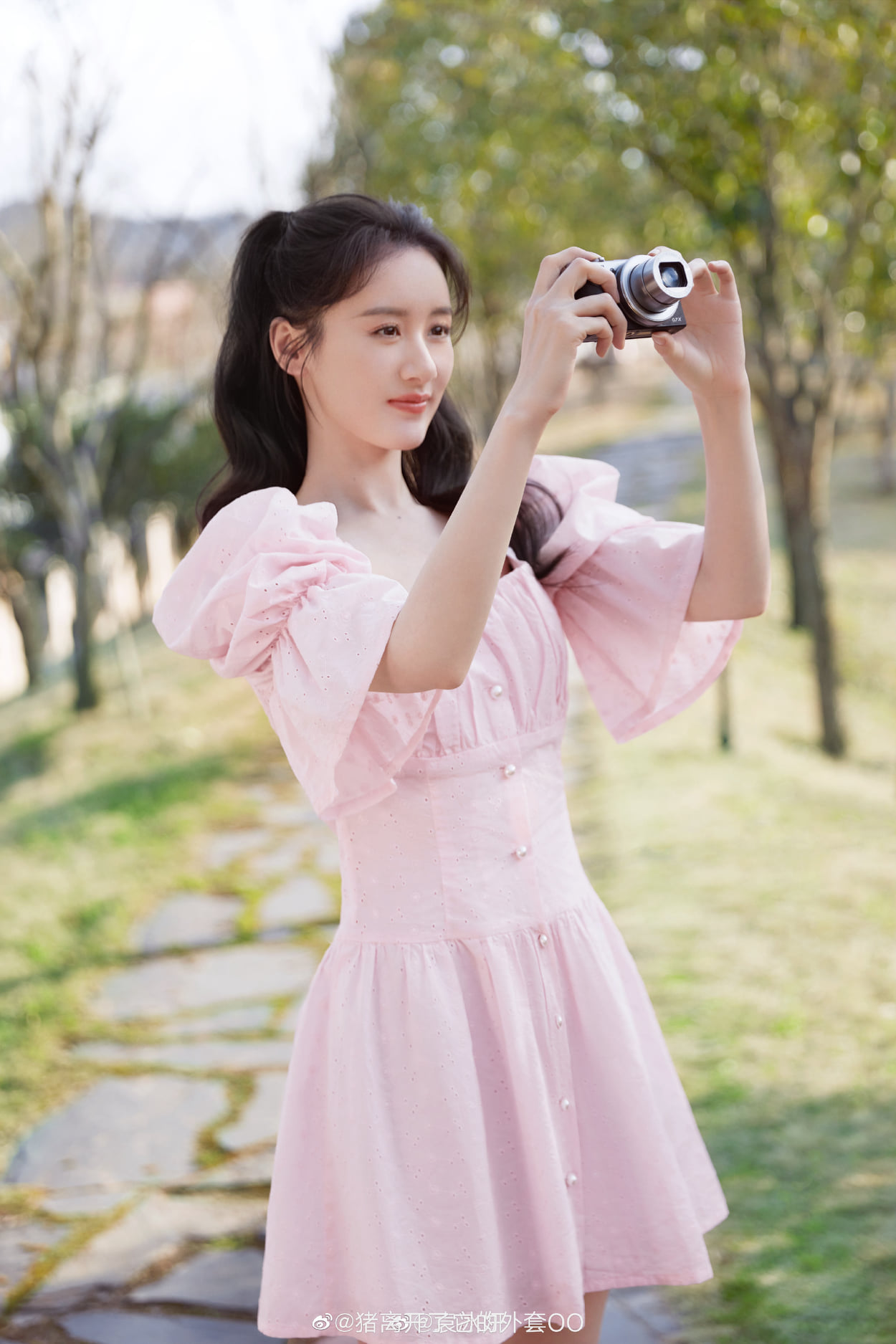 Bộ ảnh quảng cáo mới của Viên Băng Nghiên