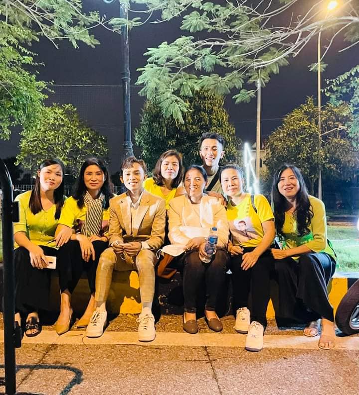 Hồ Văn Cường có show diễn đầu tiên sau lùm xùm rúng động sự nghiệp, thái độ khi giao lưu với fan gây chú ý 4 Hồ Văn Cường có show diễn đầu tiên sau lùm xùm rúng động sự nghiệp, thái độ khi giao lưu với fan gây chú ý 4