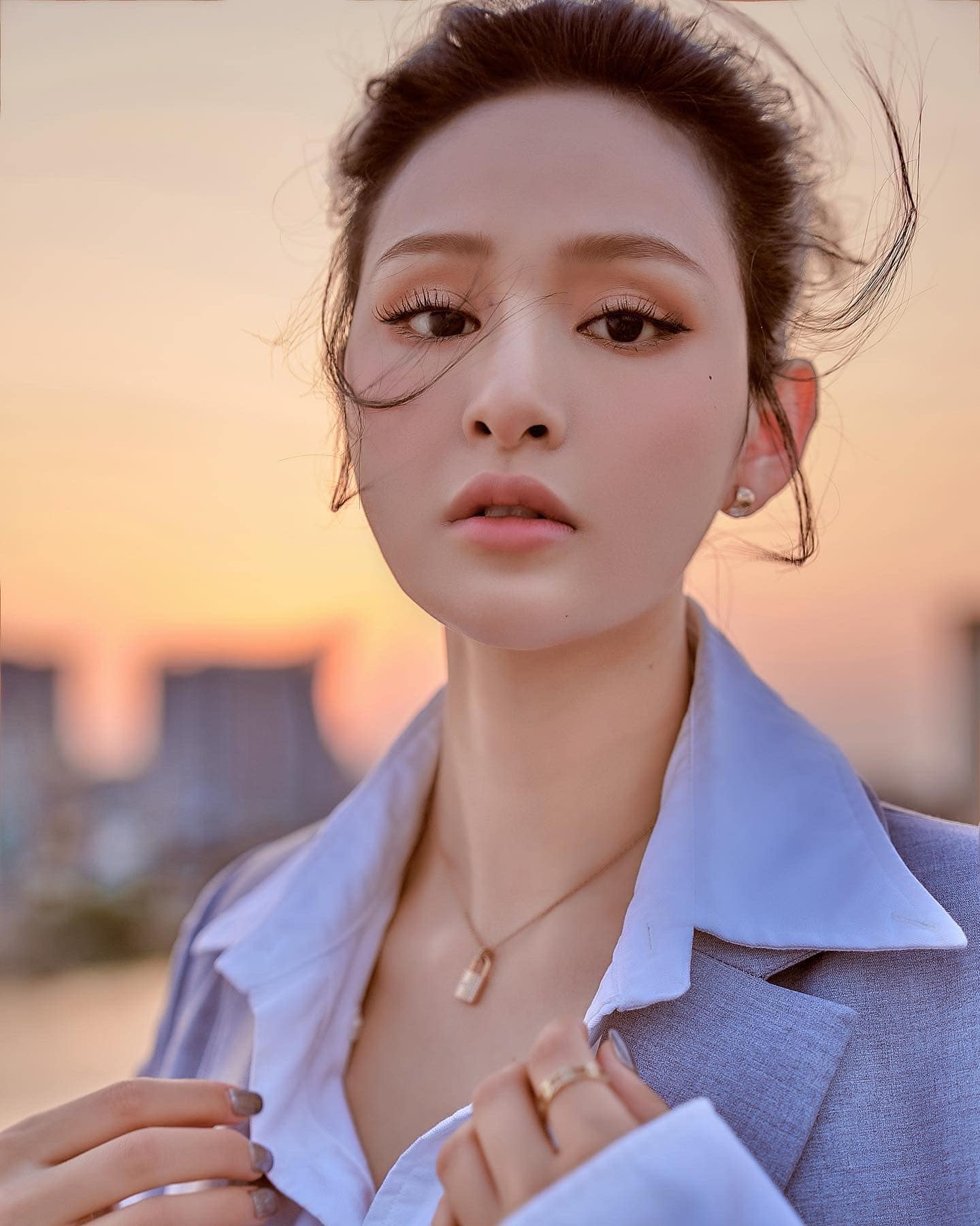 Hiền Hồ bị réo tên vào ồn ào nữ ca sĩ trẻ cặp kè đại gia đã có gia đình