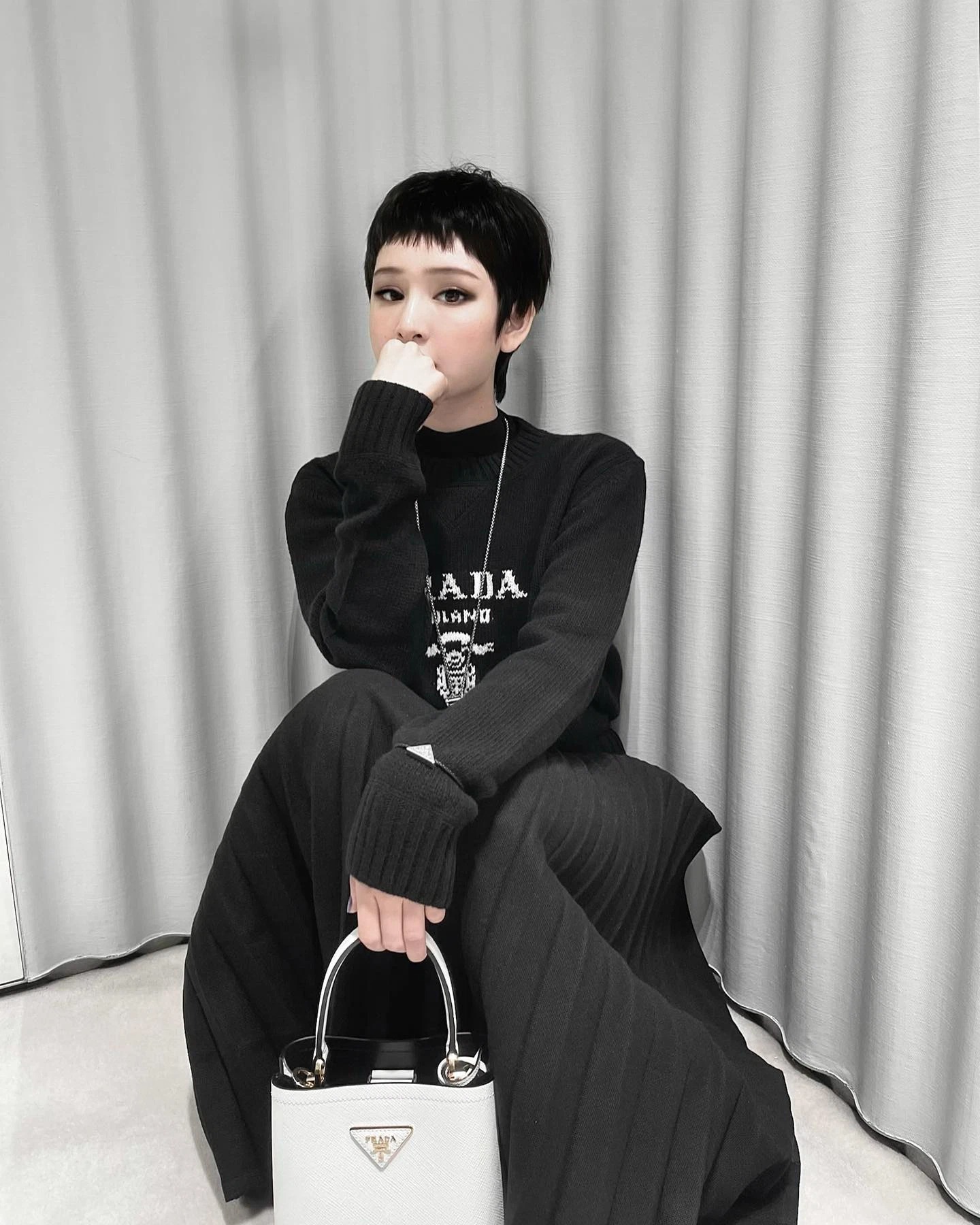 Cái khó cái nghèo bủa vây, Hiền Hồ lấy đó làm động lực để vươn lên