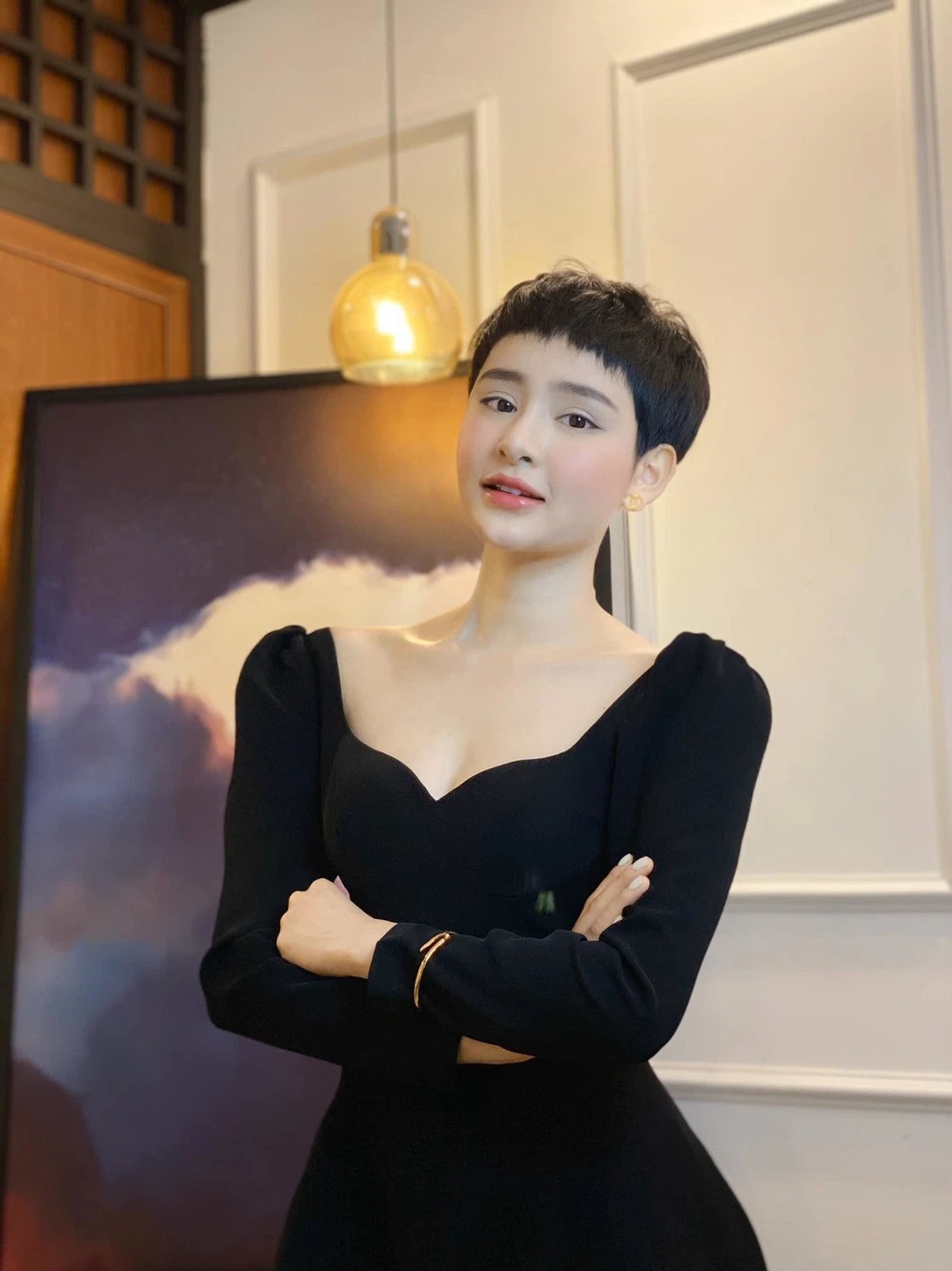 Người hâm mộ họ mong muốn Hiền Hồ sẽ lên tiếng làm rõ trắng đen.