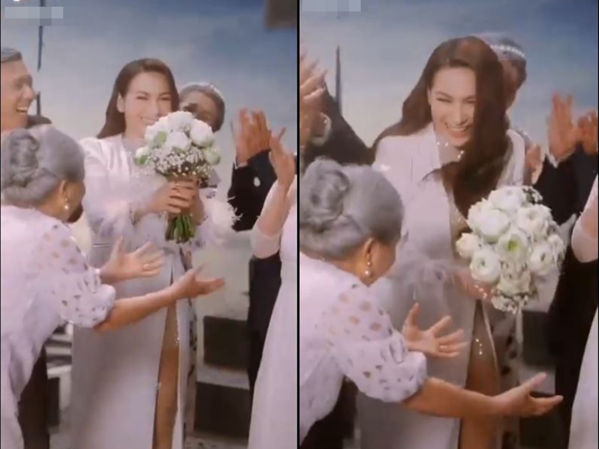 Khoảnh khắc Phi Nhung cầm bó ho cưới trên tay, ánh mắt cô rực sáng lên niềm hạnh phúc, miệng nở nụ cười tươi. Thời điểm ghi hình nhan sắc của cố ca sĩ được khen ngợi tựa 'quốc sắc thiên hương'