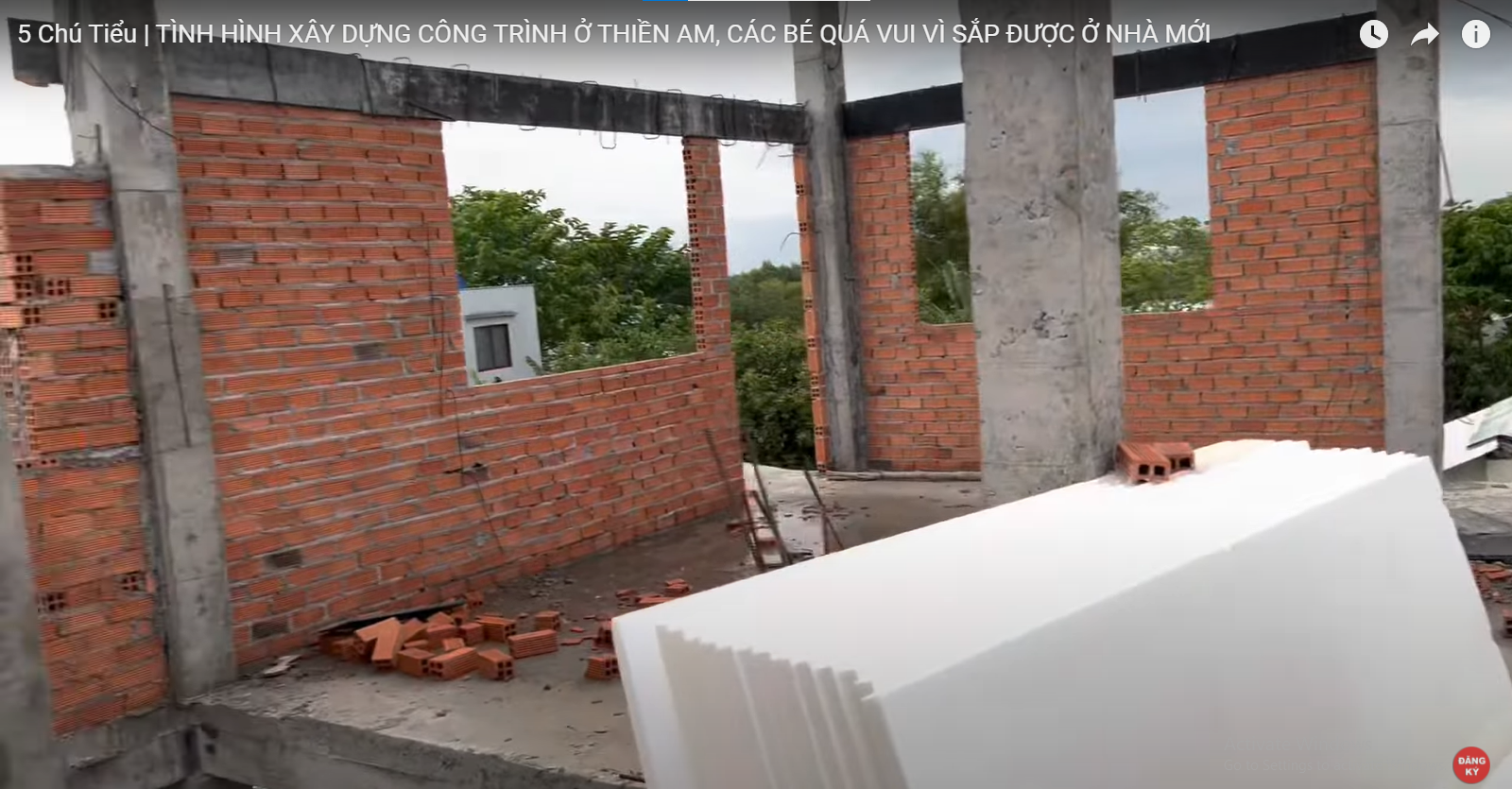 Nhị Nguyên gây chú ý khi đăng tải clip cập nhật tình hình xây dựng công trình tại Tịnh Thất Bồng Lai trên kênh Youtube cá nhân