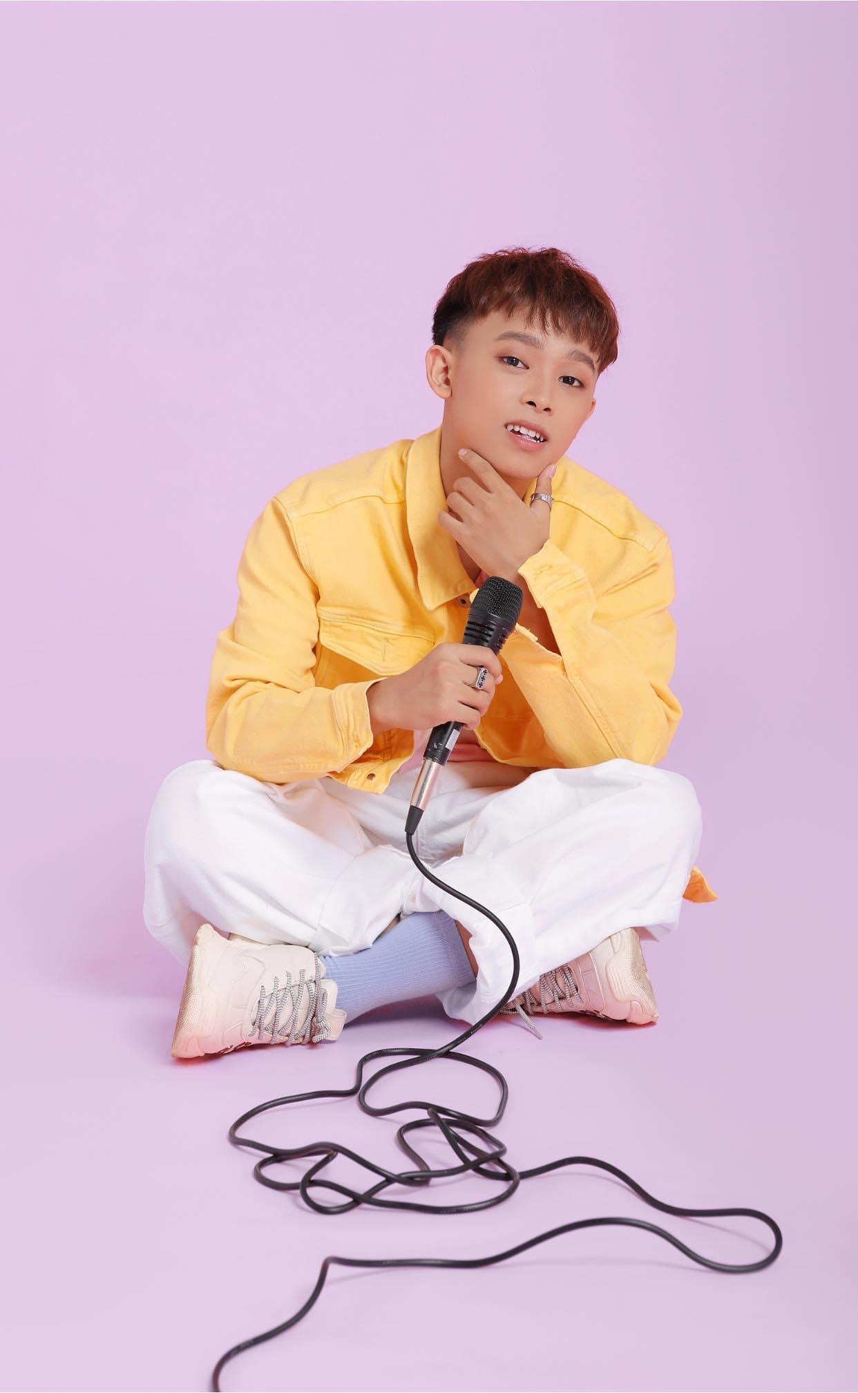 Từ khi Phi Nhung đổ bệnh đến lúc tạ thế, Hồ Văn Cường lại vướng phải vô số ồn ào, trong đó có chỉ trích vô ơn