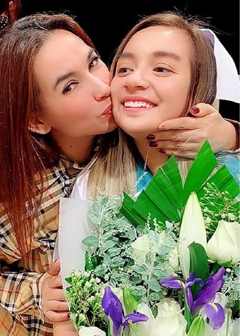 Phi Nhung luôn dành tình yêu thương đặc biệt cho con cháu Phi Nhung luôn dành tình yêu thương đặc biệt cho con cháu