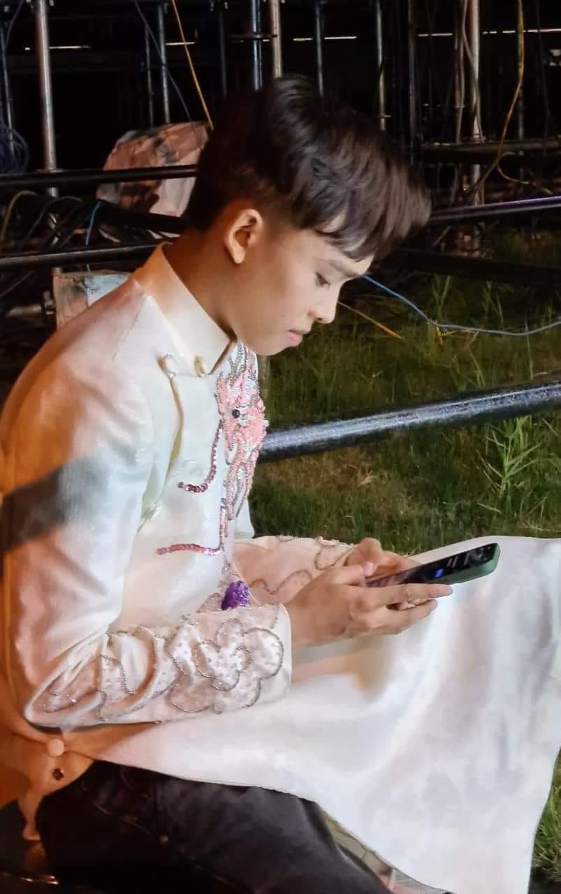 Hồ Văn Cường xuất hiện dày đặc sau 6 tháng Phi Nhung mất, nhưng gây tranh cãi nảy lửa vì hành động này - Ảnh 1 Hồ Văn Cường xuất hiện dày đặc sau 6 tháng Phi Nhung mất, nhưng gây tranh cãi nảy lửa vì hành động này - Ảnh 1