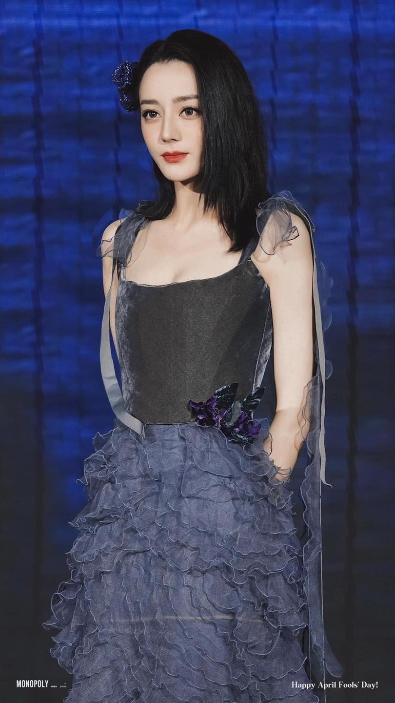 Dưa: Tuy ngoài mặt không thấy giao tiếp nhưng Địch Lệ Nhiệt Ba và Cổ Lực Na Trát quan hệ không tệ