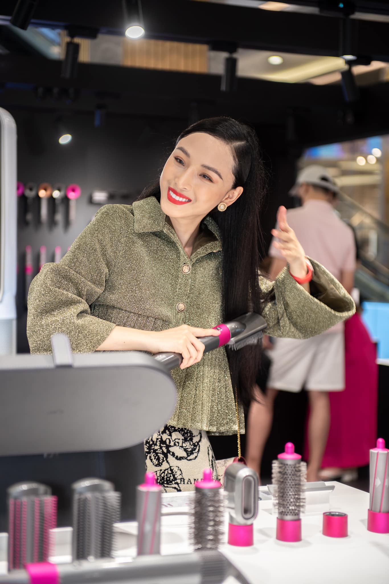 Ở độ tuổi U40, Trương Hồ Phương Nga vẫn giữ được nhan sắc vạn người mê. 