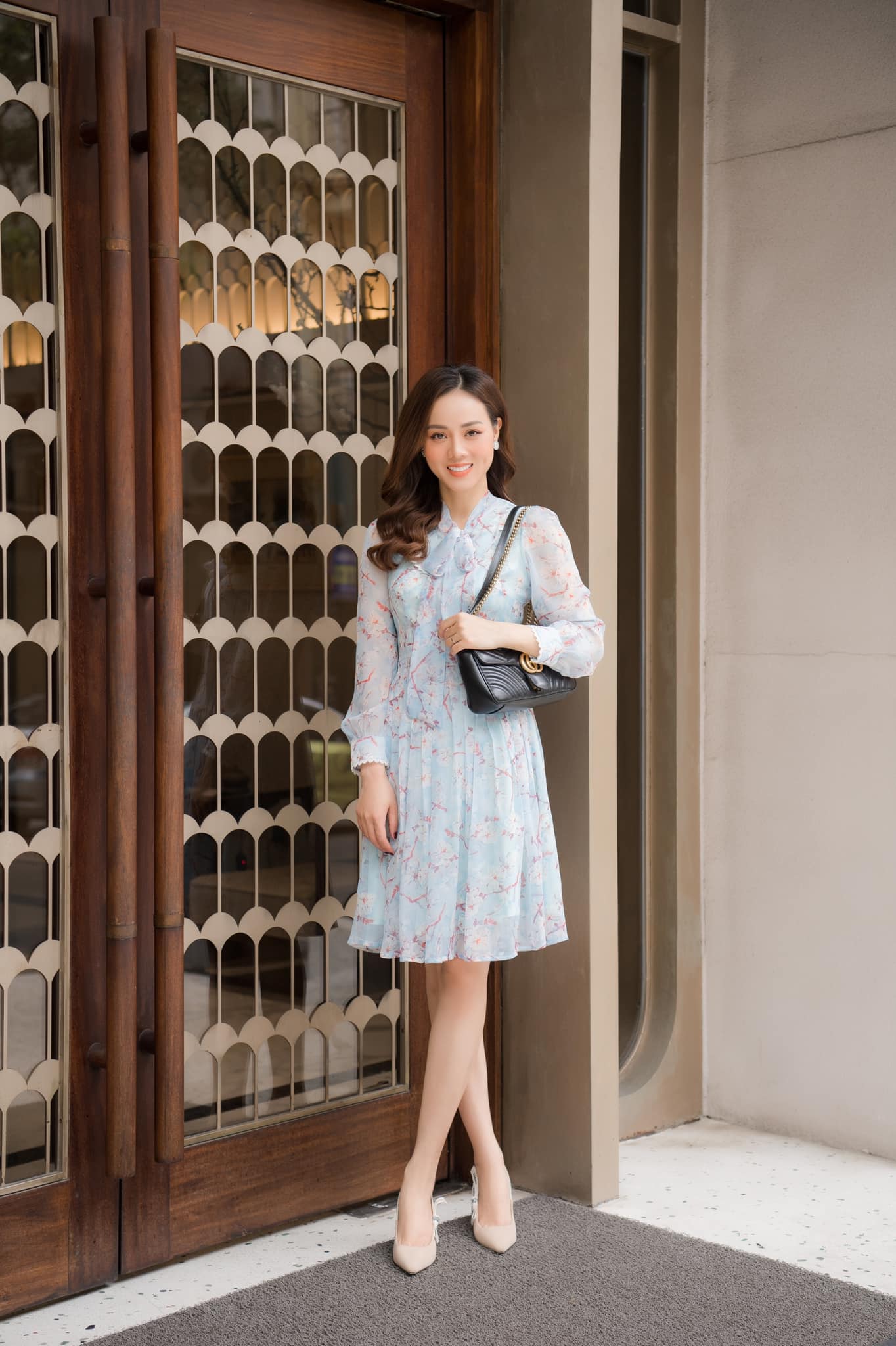 Mỗi lần xuất hiện trước công chúng, bà xã Công Lý đều gây ấn tượng bởi visual nền nã, nhẹ nhàng