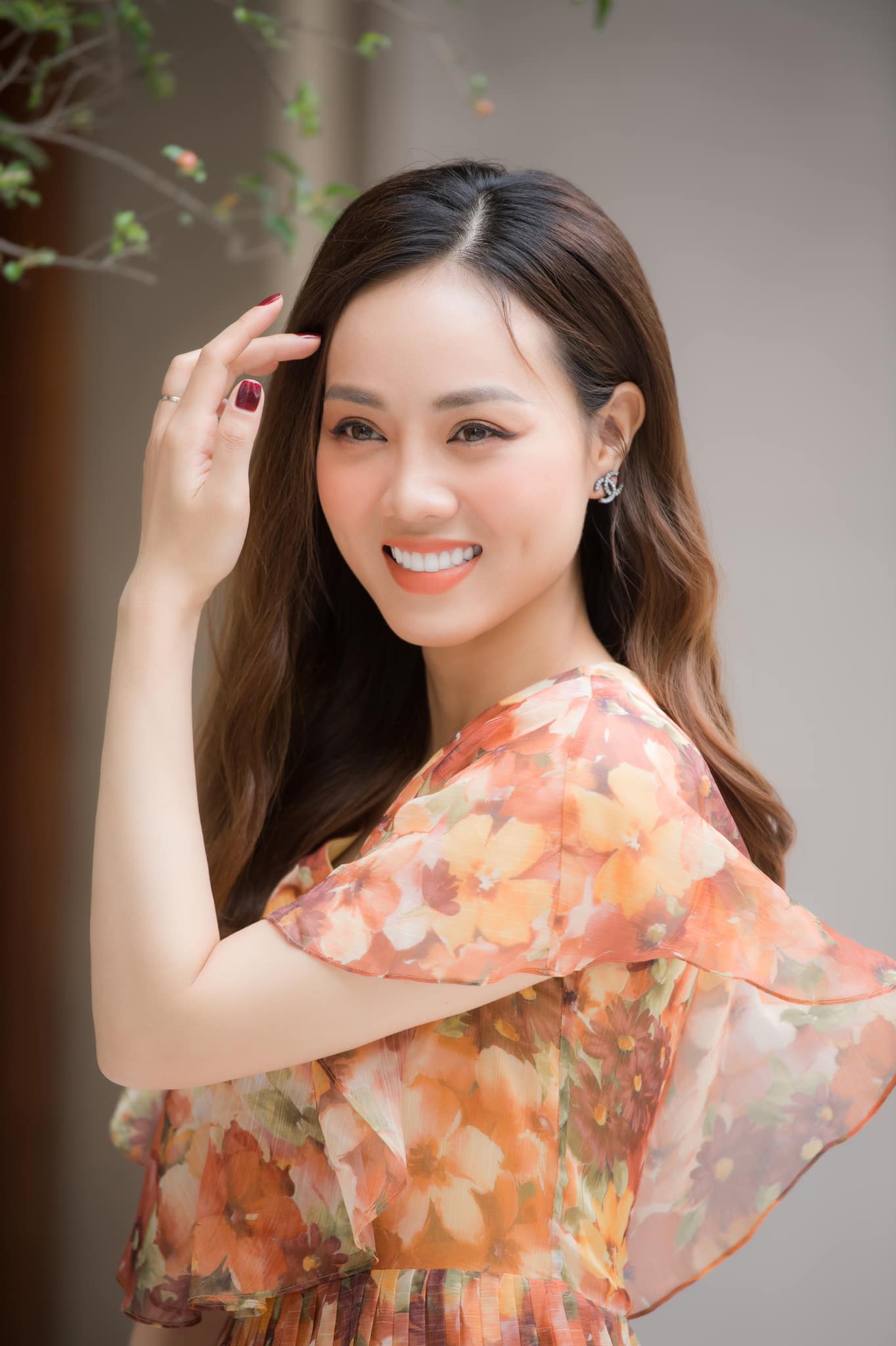 Nét đẹp thanh thuần của vợ trẻ Công Lý