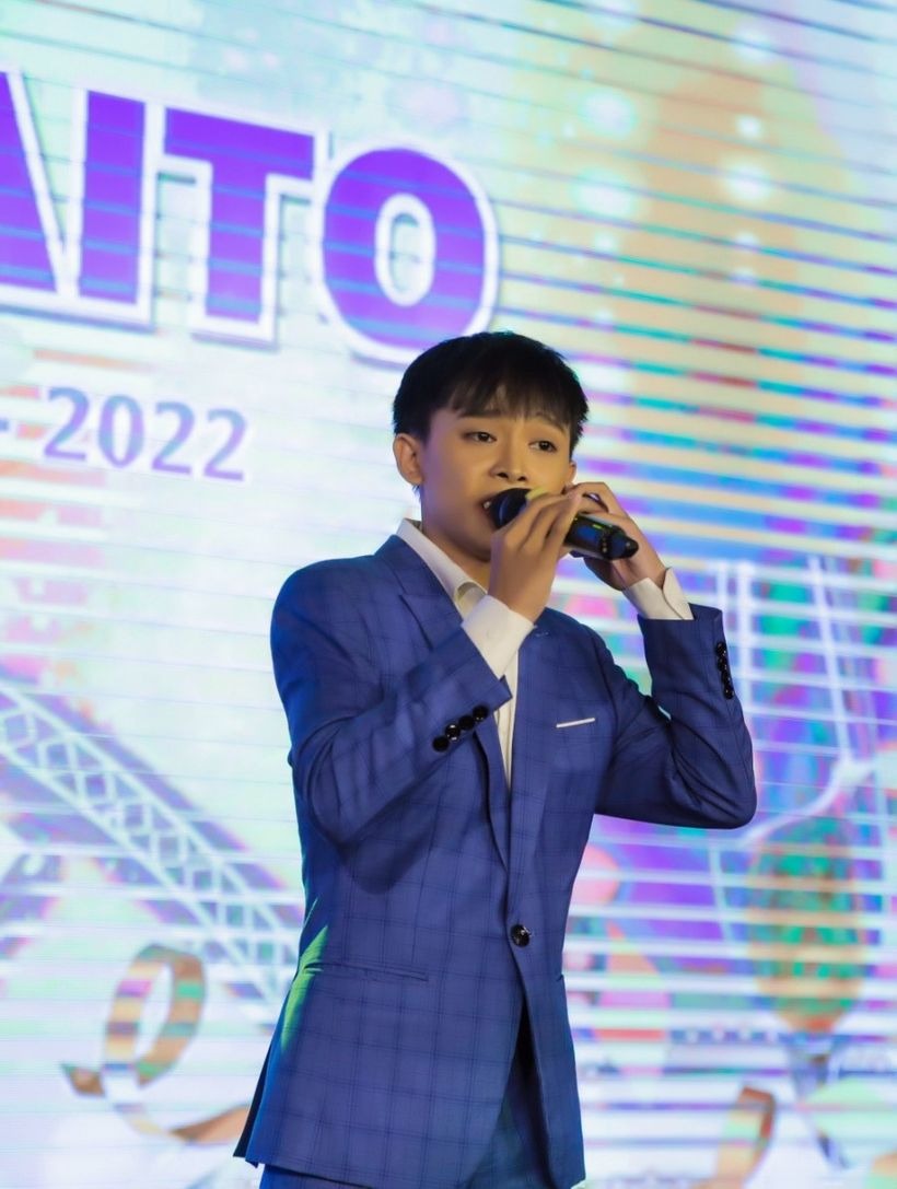 Ảnh hiếm Hồ Văn Cường đoàn tụ gia đình Phi Nhung, thái độ lúc bấy giờ làm lộ rõ mối quan hệ với mẹ nuôi Ảnh hiếm Hồ Văn Cường đoàn tụ gia đình Phi Nhung, thái độ lúc bấy giờ làm lộ rõ mối quan hệ với mẹ nuôi
