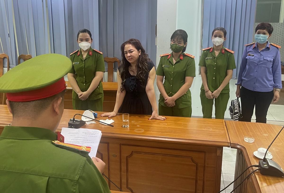 If Ms. Phuong Hang was arrested, would she be able to renounce her Vietnamese nationality?  2