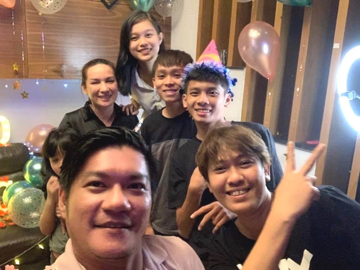 Ai nấy đều ngậm ngùi bày tỏ niềm thương xót khi sinh nhật năm nay vắng bóng chính chủ