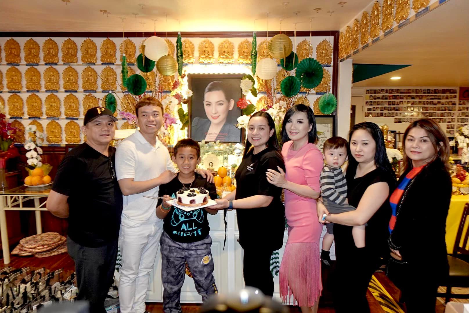 Wendy Phạm bàng hoàng báo tin buồn sau sinh nhật Phi Nhung, lời ruột gan khiến khán giả 'đau như cắt' - Ảnh 1