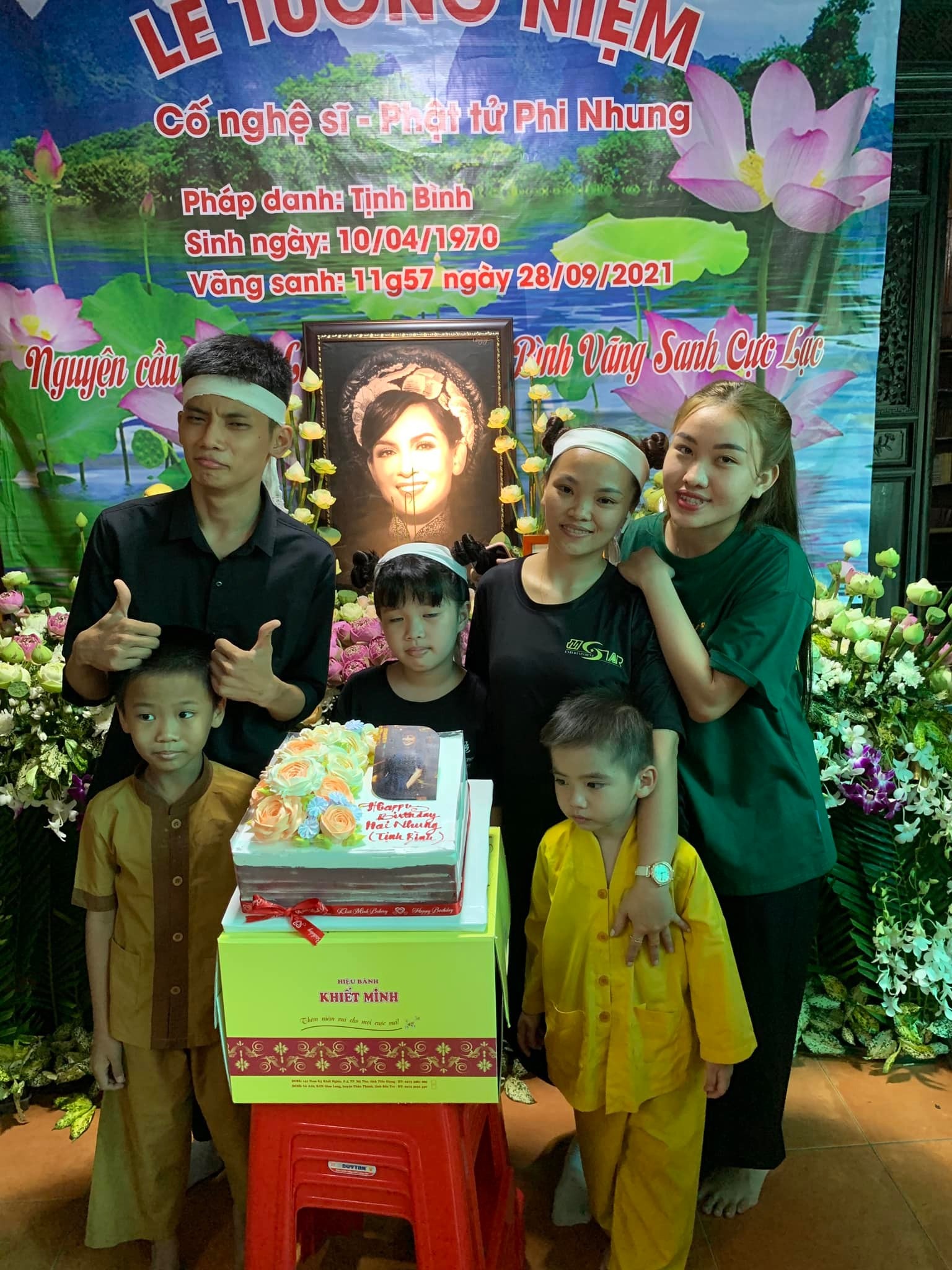 Không ai ngờ Hồ Văn Cường đã làm điều đặc biệt thiêng liêng vào sinh nhật Phi Nhung! - Ảnh 2