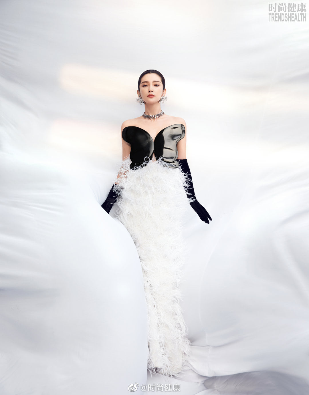 Lý Băng Băng trên bìa tạp chí Thời Thượng Kiện Khang