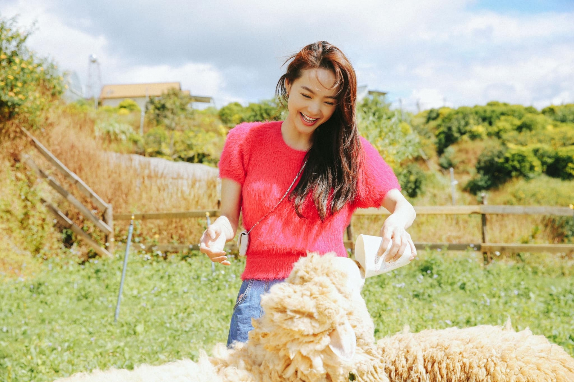 Dân tình chắc nịch một điều đám cưới của Minh Hằng sẽ có nhiều điểm tương đồng với Hyun Bin và Son Ye Jin .