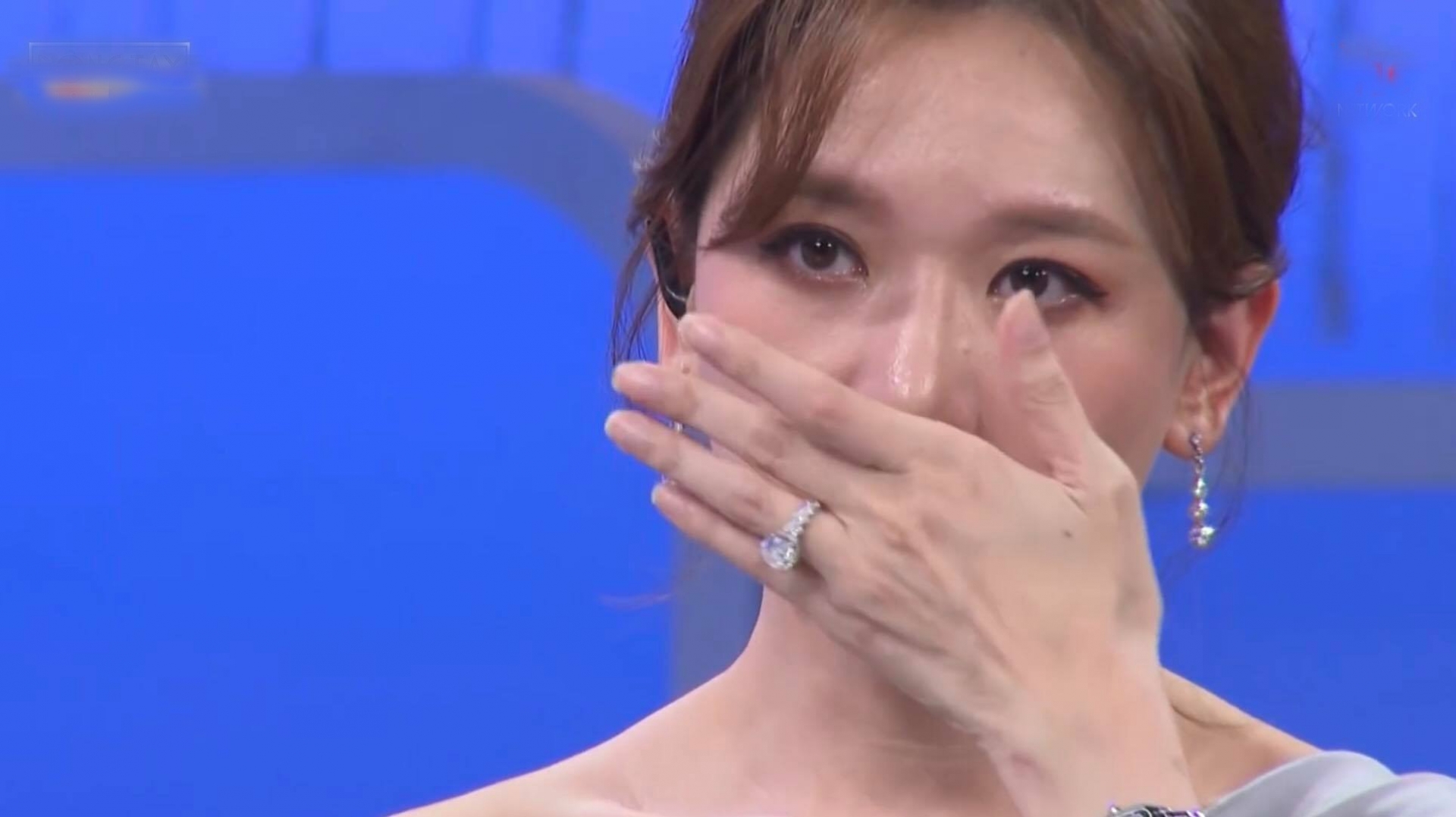 Hari Won nghẹn ngào cho biết từng phải mổ 2 lần vì ung thư cổ tử cung