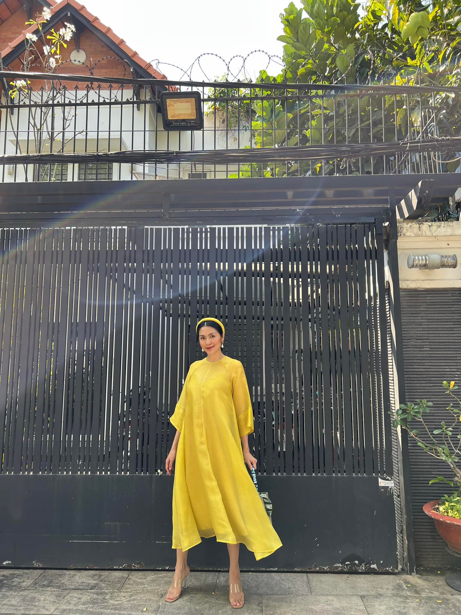 Dù làm dâu chốn hào môn nhưng Hà Tăng vẫn bận rộn công việc gia đình, kinh doanh, con cái