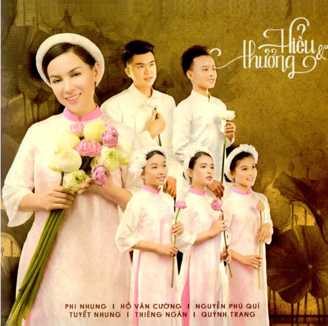 Theo chủ nhân bức tranh chia sẻ, tác phẩm được lấy cảm hứng từ một trong những album của Phi Nhung lúc sinh thời