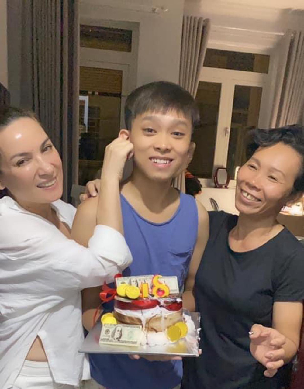 Mẹ Hồ Văn Cường thừa nhận chính mình đã nhờ Diễm Phạm và Phi Nhung giữ tiền