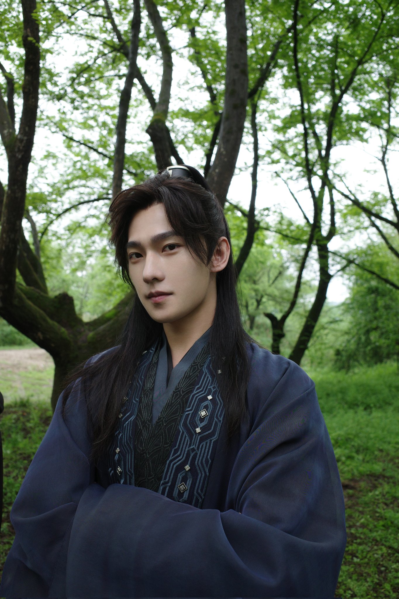 Dưa: Dương Dương rất muốn cùng lúc phát triển cả điện ảnh lẫn truyền hình, đoàn đội cũng rất cố gắng giúp anh ấy tiếp xúc cả 2