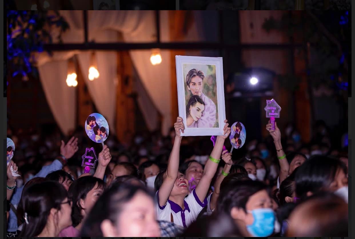 Đêm nhạc đầu tiên tưởng nhớ cố ca sĩ Phi Nhung đã chính thức diễn ra tại TP.HCM trong sự nghẹn ngào của người hâm mộ