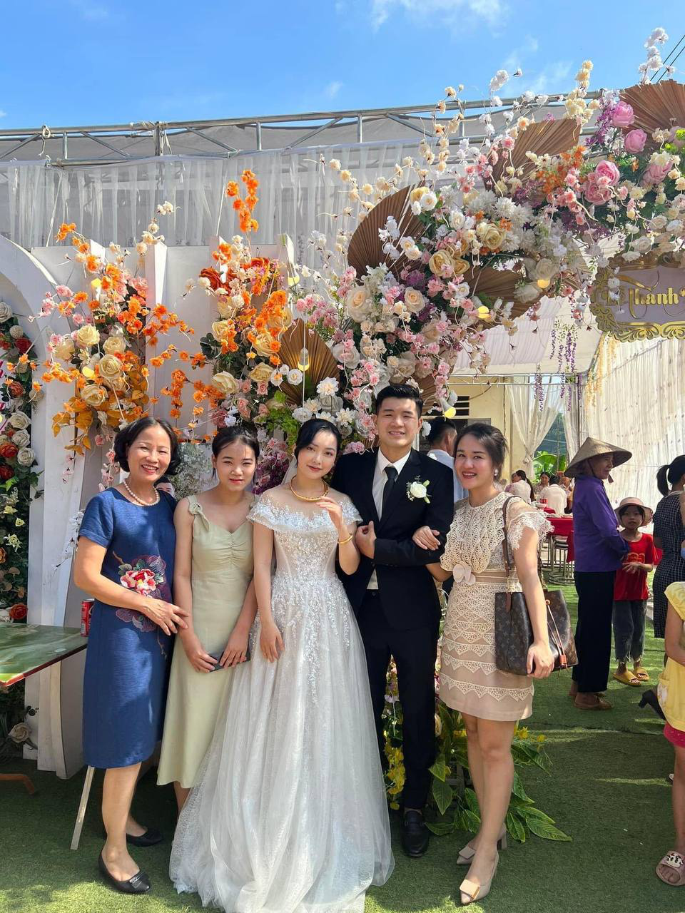 Cuối tuần 'đùng đoàng' 2 siêu đám cưới: Huy Trần - Ngô Thanh Vân chấn động cõi mạng, nhưng 'chơi lớn' là cặp sau! 6