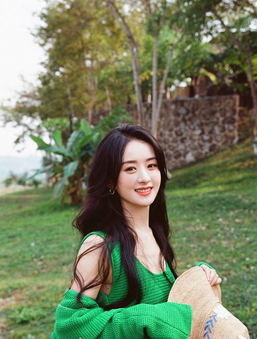 Tin nóng Cbiz ngày 8/5: Tiêu Chiến gây sốt, phúc lợi ‘ngày của mẹ’, ban hành quy định Kim Ưng, Dương Mịch lộ diện 5 Tin nóng Cbiz ngày 8/5: Tiêu Chiến gây sốt, phúc lợi ‘ngày của mẹ’, ban hành quy định Kim Ưng, Dương Mịch lộ diện 5