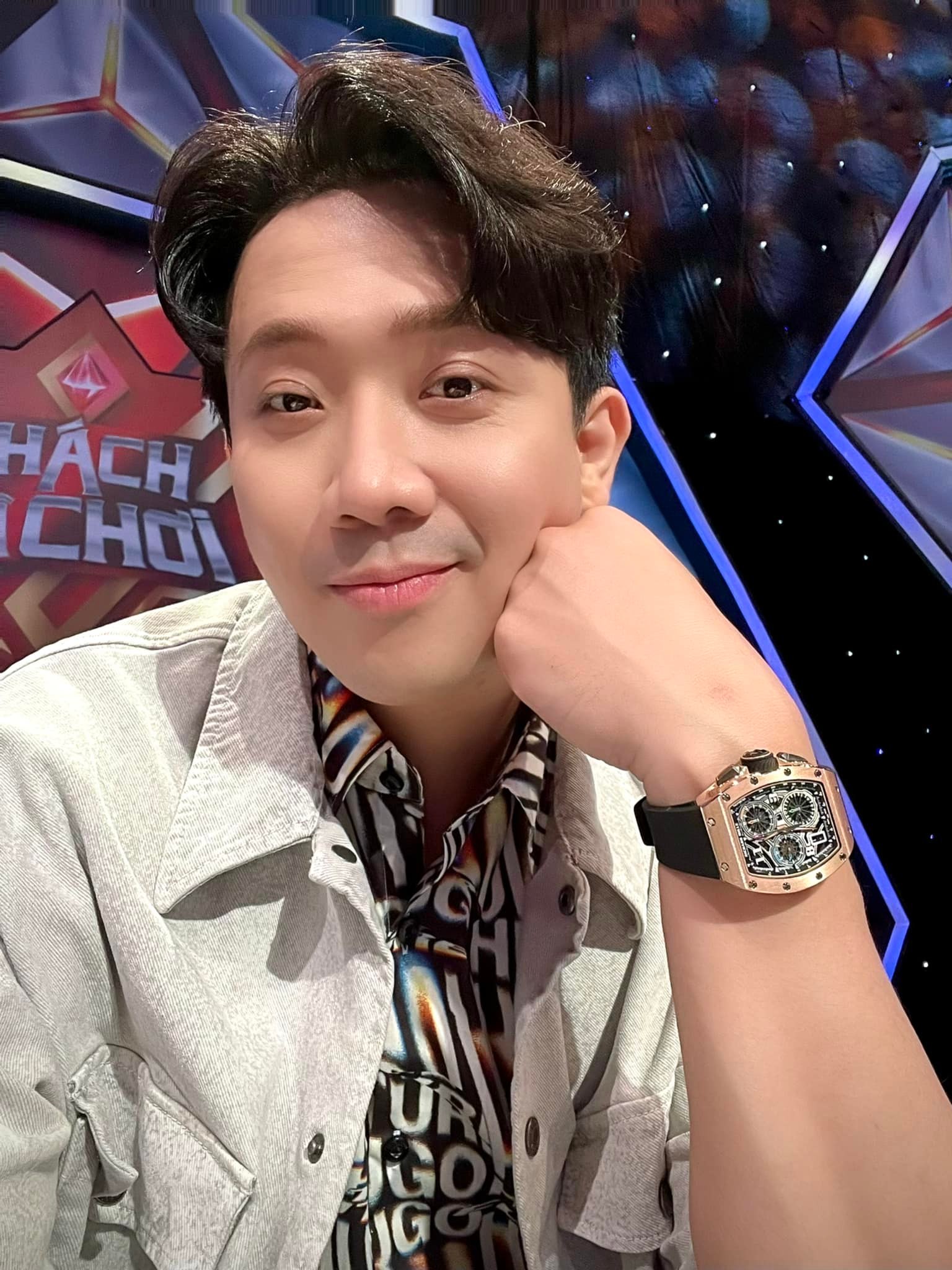 Bên cạnh khoảnh khắc mặc xấu, thì Trấn Thành cũng là một tay chơi thời trang thứ thiệt