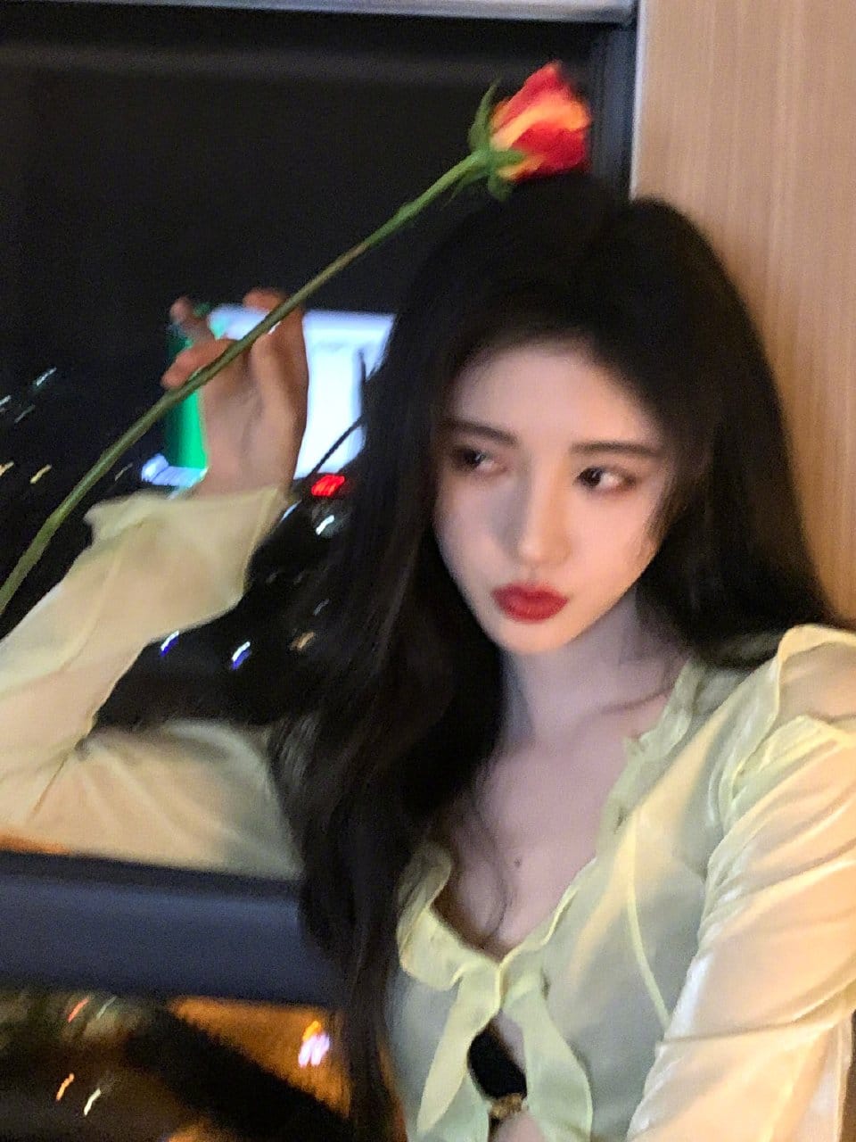 Cúc Tịnh Y  cập nhật hình ảnh mới lên Weibo