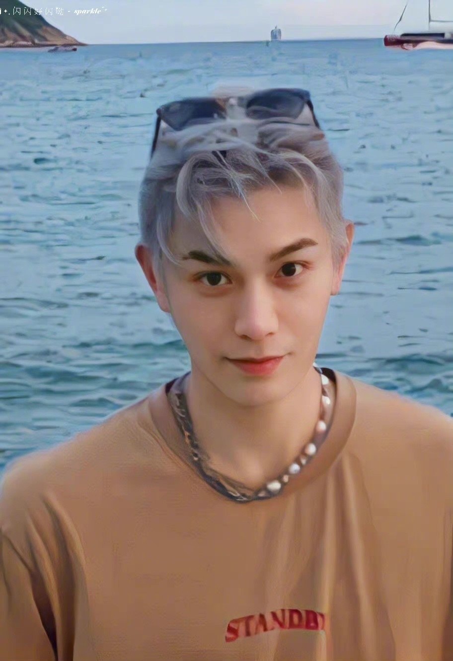 Đinh Vũ Hề mới đây đã quyết định thay đổi kiểu tóc