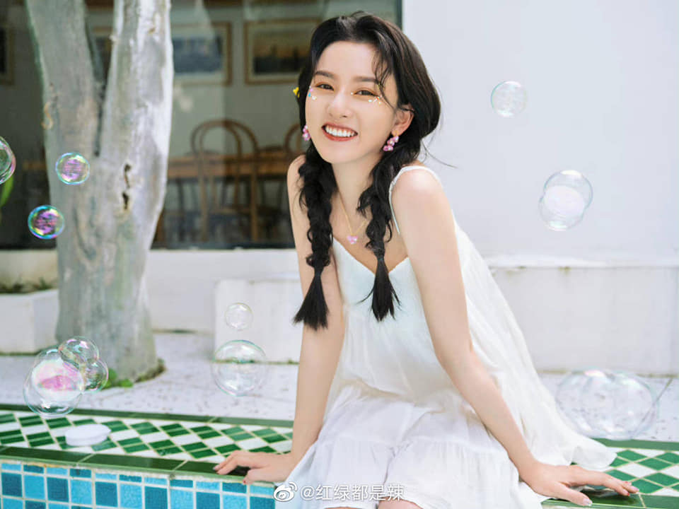 Hôm nay là sinh nhật mừng tuổi mới của Tống Tổ Nhi 