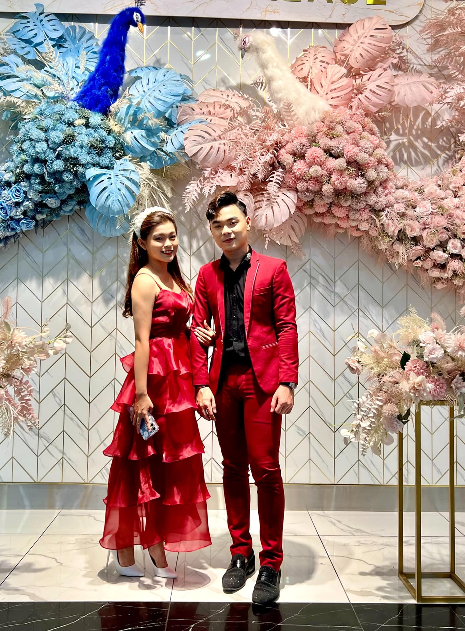 Tuyết Nhung quyến rũ trong tạo hình váy đỏ hai dây