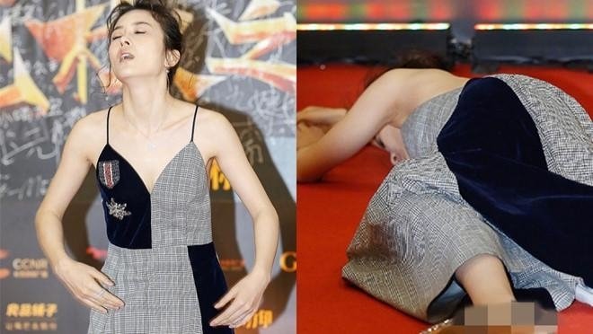 Hôm nay, 1 blogger đào lại video diễn viên Triệu Anh Tử ngất xỉu tại thảm đỏ sự kiện 'Đêm Hoa Tiêu' vào 2017. Theo đó, khi đang tạo dáng trước ống kính, Triệu Anh Tử có dấu hiệu chóng mặt, đau đầu, sau đó bất ngờ ngã xuống. Cuối cùng, nhân viên hậu trường phải đưa nữ diễn viên ra ngoài. Tuy nhiên, không ít netizen cho rằng nữ minh tinh đã dùng chiêu trò để gây chú ý, bởi vì trước khi ngất Triệu Anh Tử đã liếc mắt quan sát đằng sau không có vật cản mới ngã xuống.  