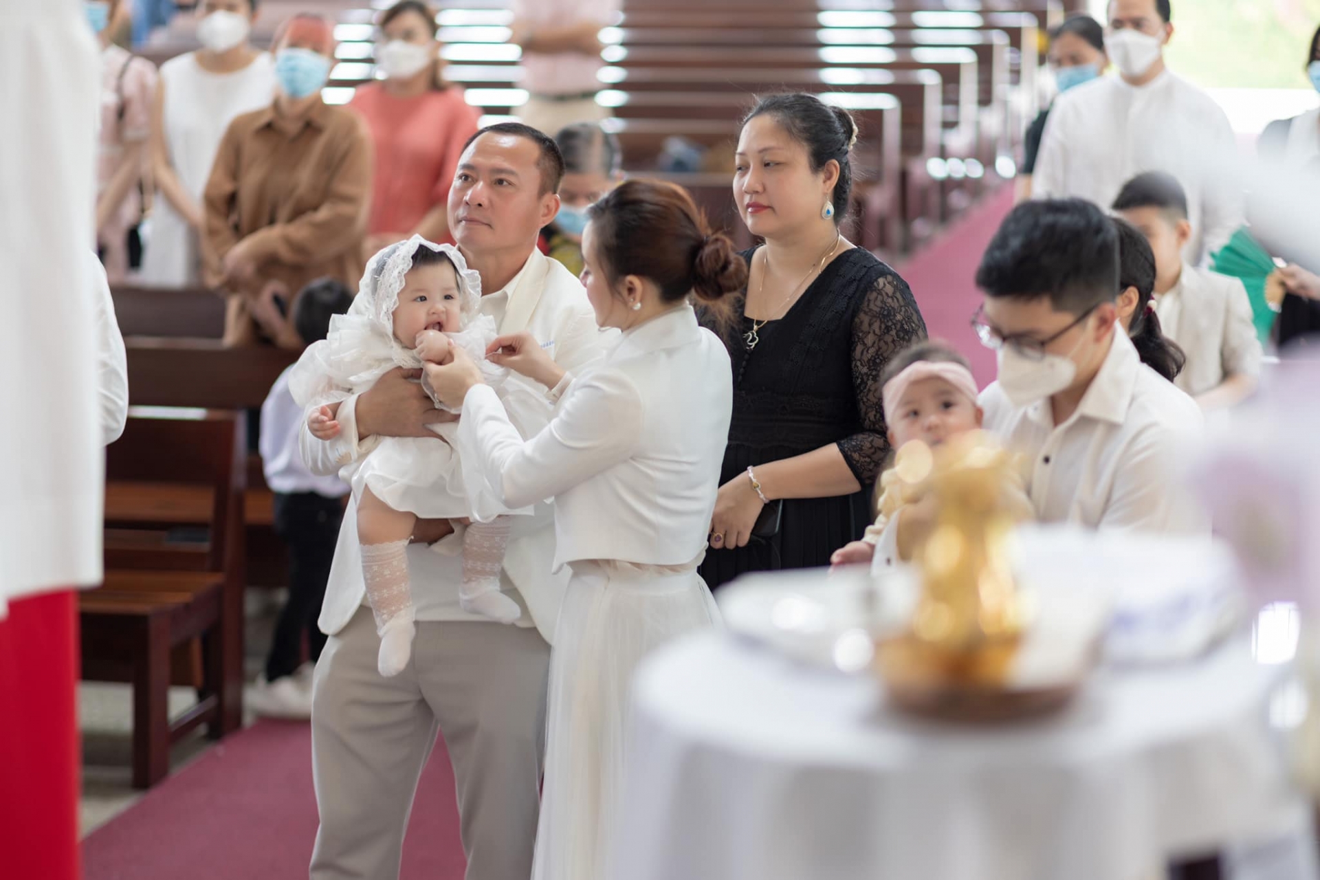 Vy Oanh tận hưởng cuộc sống viên mãn sau loạt thị phi