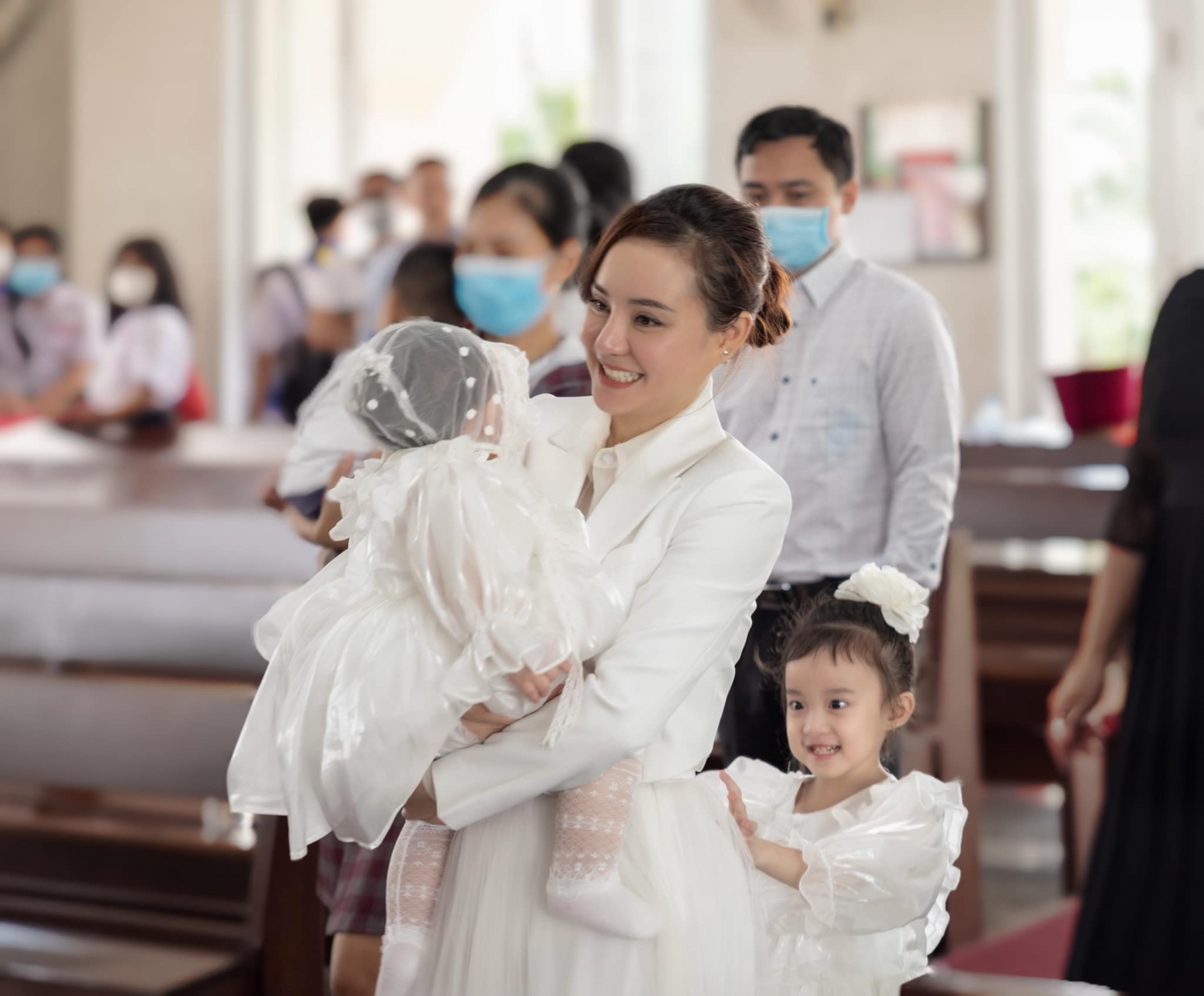 Khó nhận ra đây là Vy Oanh, đi làm về cũng khiến dân tình trầm trồ kinh ngạc vì 1 chi tiết? 3 Khó nhận ra đây là Vy Oanh, đi làm về cũng khiến dân tình trầm trồ kinh ngạc vì 1 chi tiết? 3