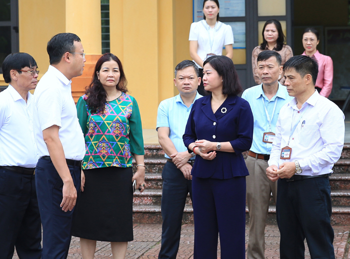 Phó Bí thư Thường trực Thành ủy Nguyễn Thị Tuyến thăm, kiểm tra tại Nhà văn hoá đa năng xã Phú Cường Phó Bí thư Thường trực Thành ủy Nguyễn Thị Tuyến thăm, kiểm tra tại Nhà văn hoá đa năng xã Phú Cường