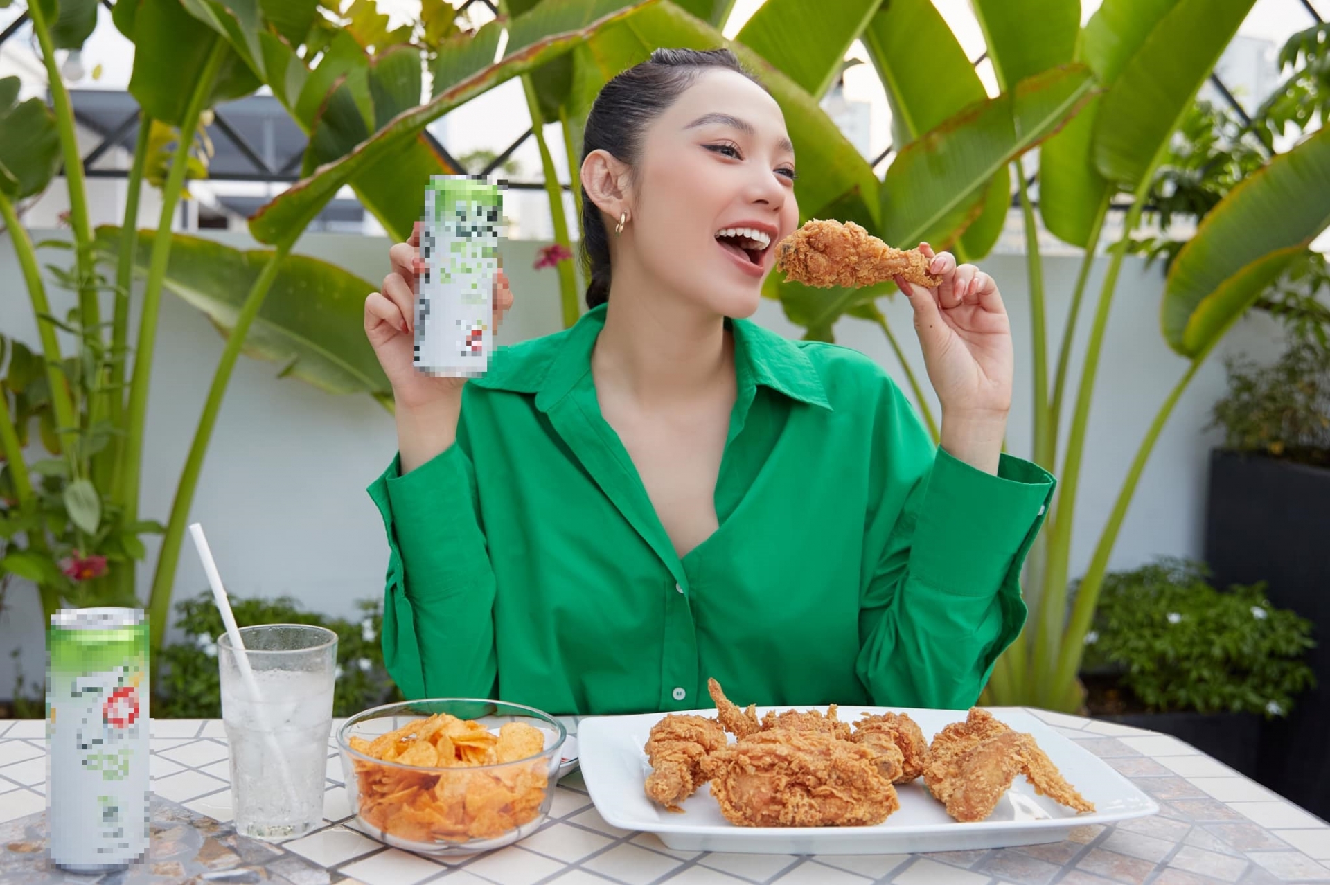 Cô dâu chăm chỉ nhất Vbiz là đây: Minh Hằng vẫn như 'trâu húc' dù ngày cưới sát rạt, tình hình thế nào? 4 Cô dâu chăm chỉ nhất Vbiz là đây: Minh Hằng vẫn như 'trâu húc' dù ngày cưới sát rạt, tình hình thế nào? 4