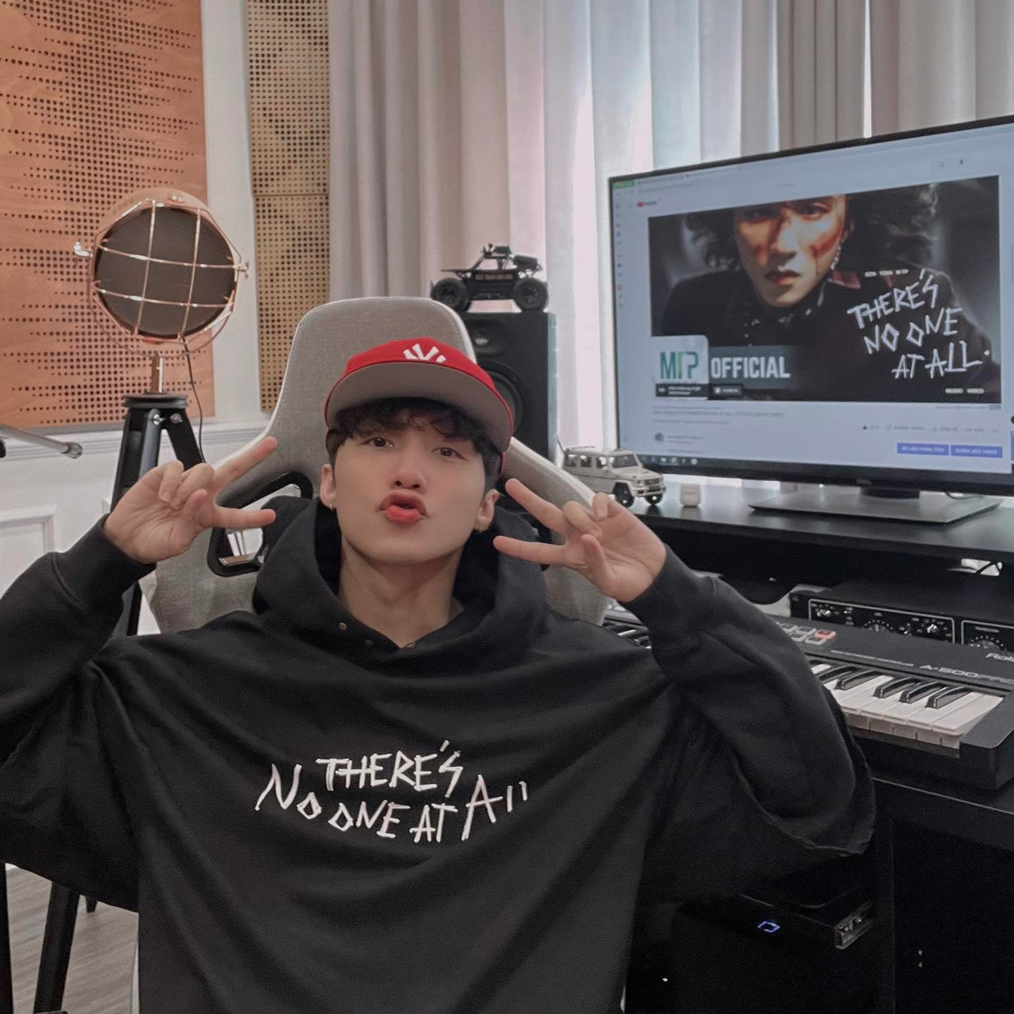 Thời gian qua Sơn Tùng lại trở thành cái tên nhận về vô vàn tranh cãi