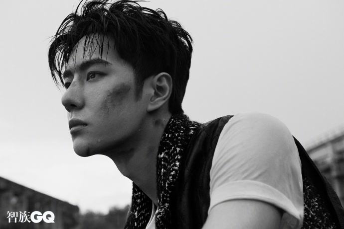 Mới đây, studio có tên Shanghai Yibo Culture Media Studio thuộc quyền sở hữu của Vương Nhất Bác đã thông báo tạm ngừng hoạt động. Được biết, công ty này thành lập vào tháng 1/2018  với vốn điều lệ gần 345 triệu VNĐ (100.000 nhân dân tệ). 